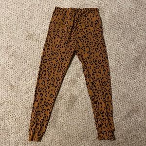Kyte leopard leggings, size medium, great condition